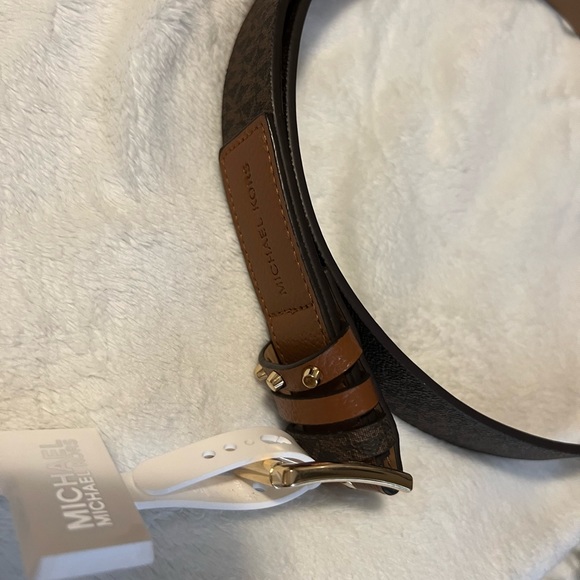 New never use micheal Kors - Picture 2 of 4